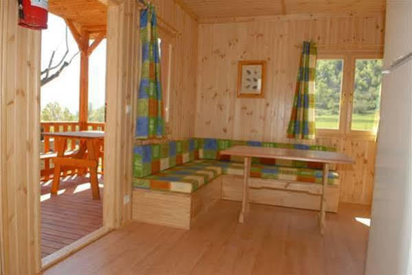 Camping La Torre Hotel Espot Exterior photo